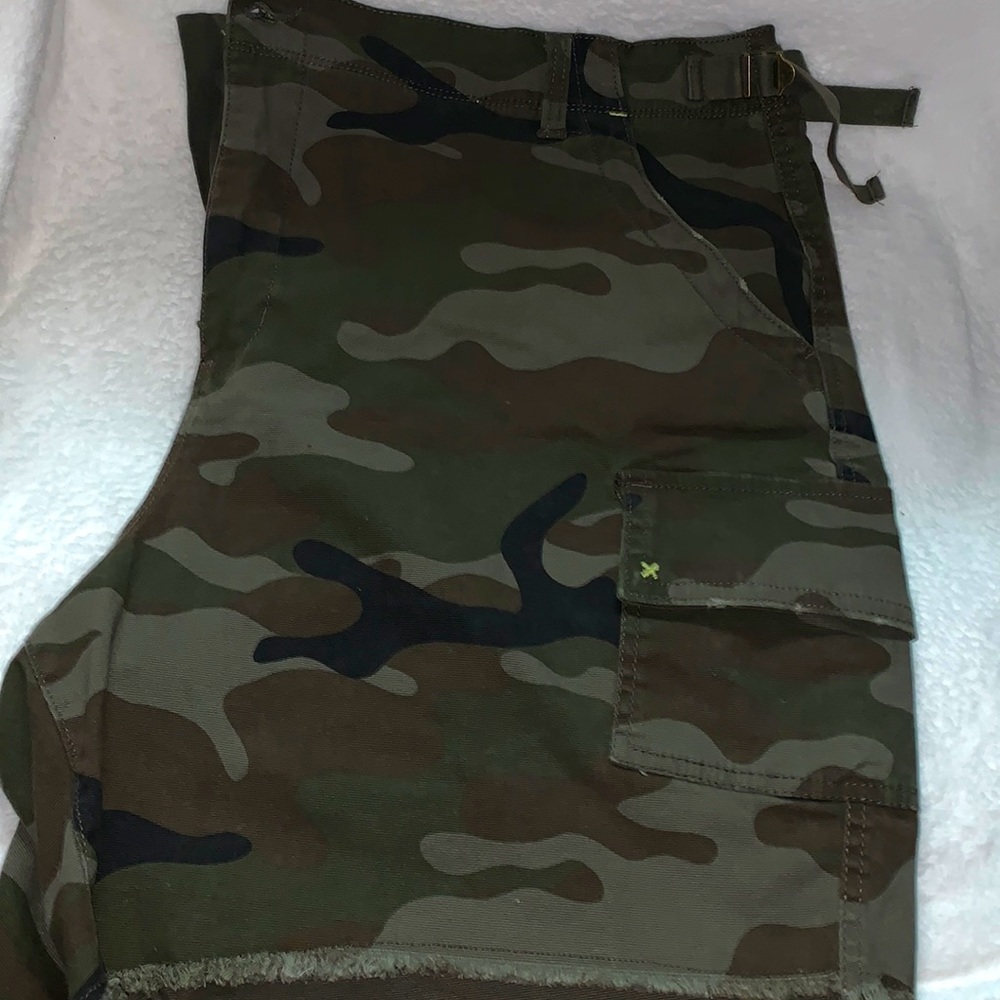 Plus size army color - size 22W